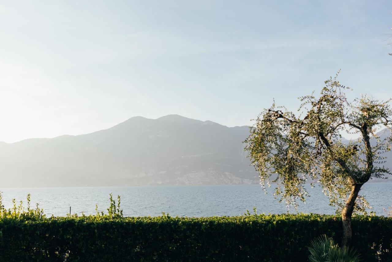 Hotel Orione - Lake Front Hotel Brenzone sul Garda Exteriör bild