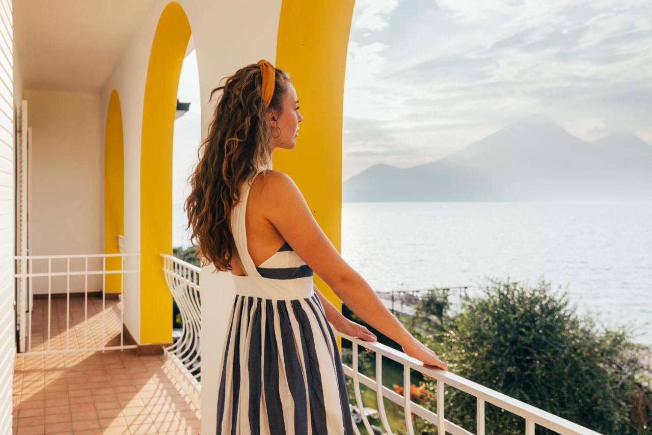 Hotel Orione - Lake Front Hotel Brenzone sul Garda Exteriör bild