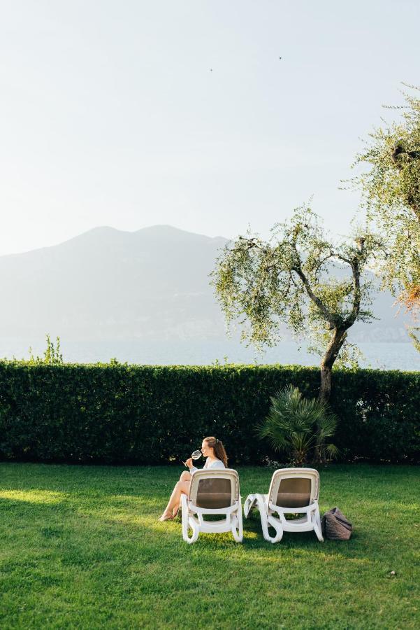 Hotel Orione - Lake Front Hotel Brenzone sul Garda Exteriör bild