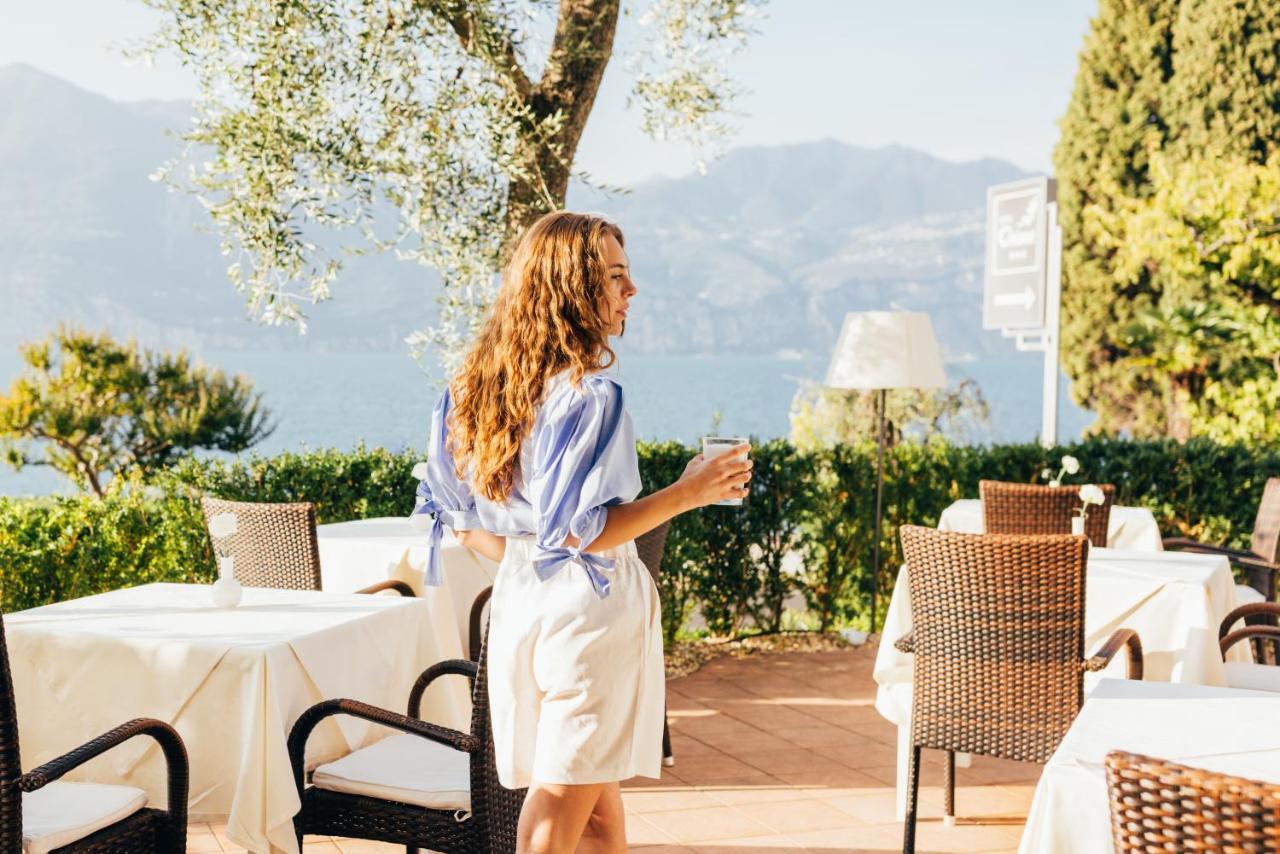 Hotel Orione - Lake Front Hotel Brenzone sul Garda Exteriör bild
