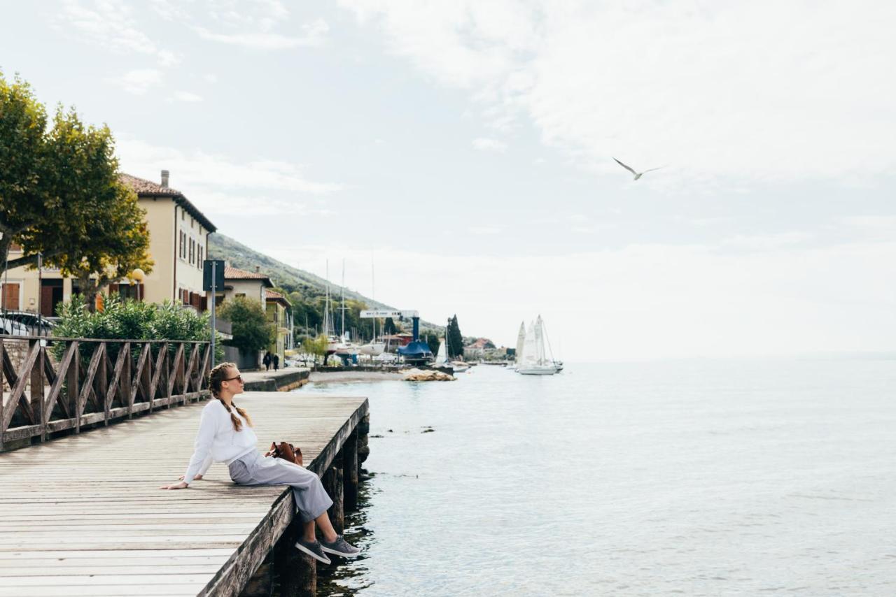 Hotel Orione - Lake Front Hotel Brenzone sul Garda Exteriör bild